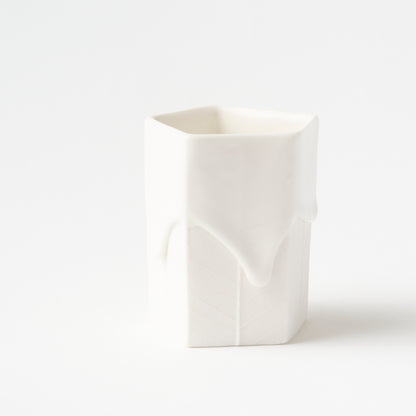 Dip White Sake Cup (Leaf) / Ryosuke Ando