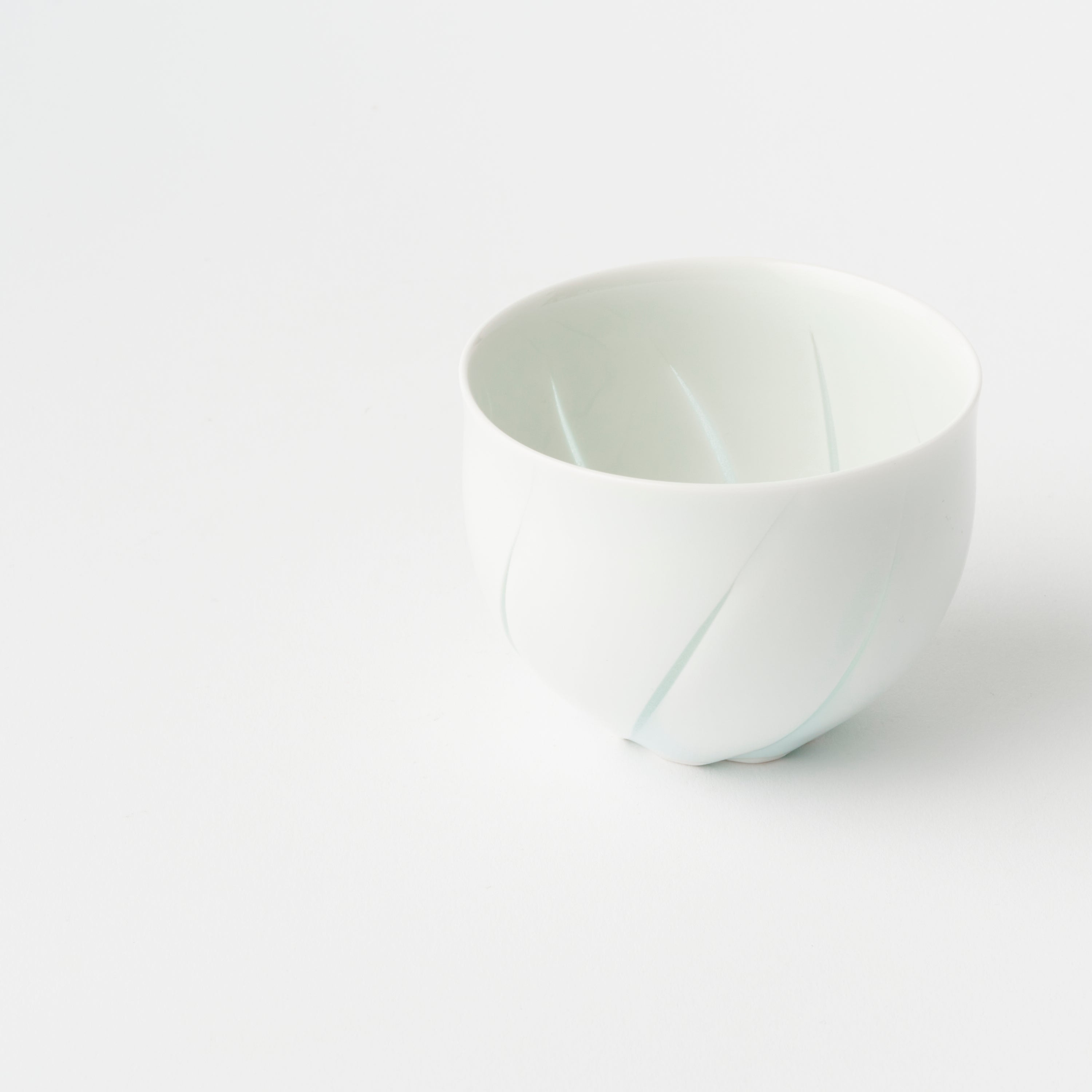 Dressed in Light Kumidashi Tea cup / Hiroshi Taruta