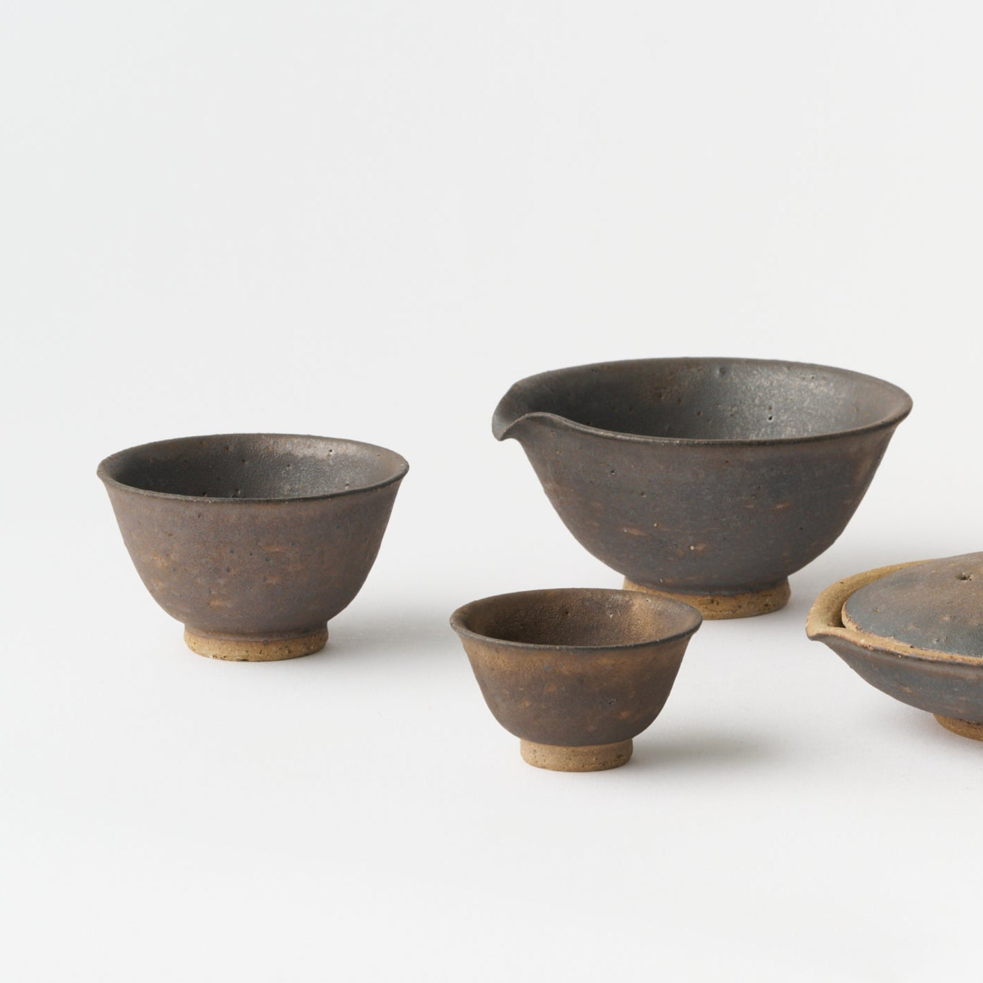 Tea Cup L (Black with Gold) / Junzo Maekawa