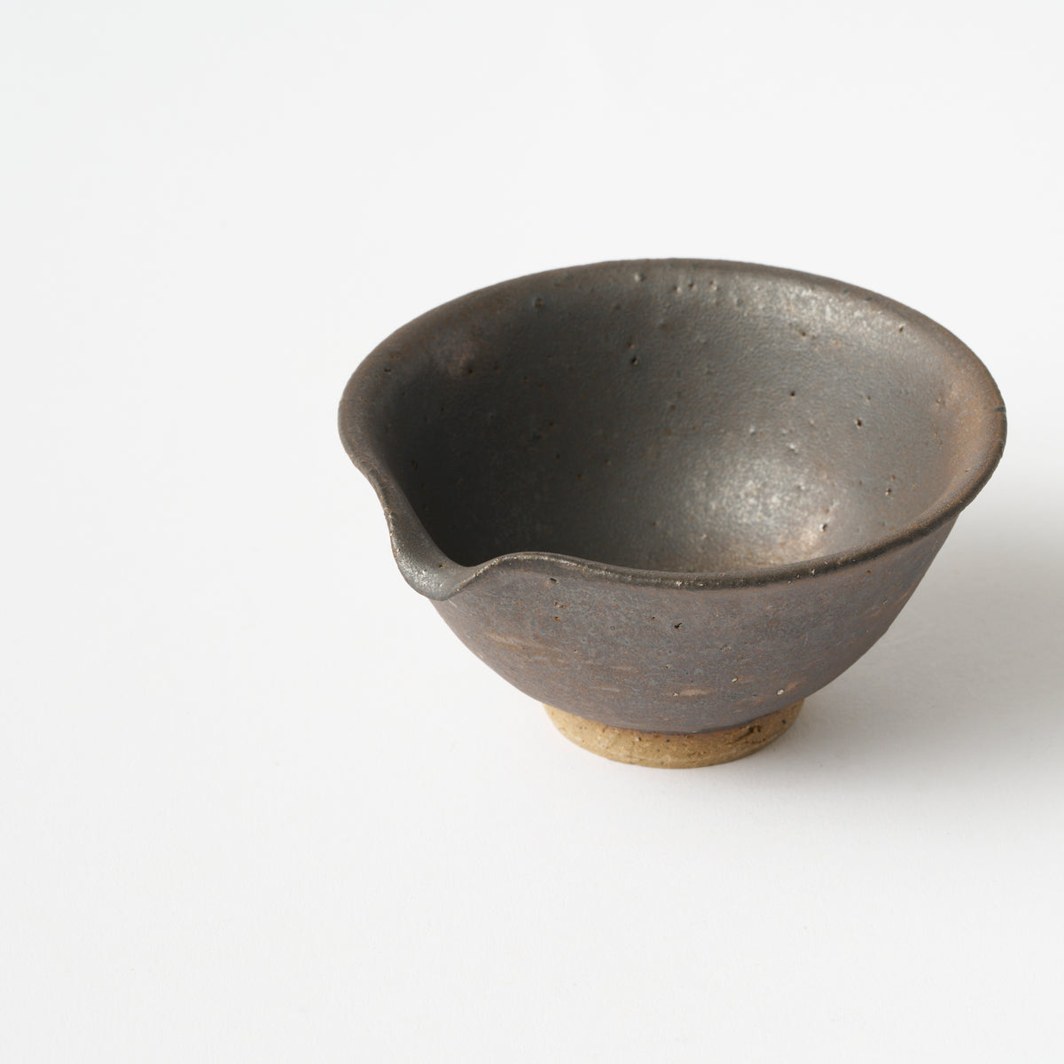 Water Cooler (Black with Gold) / Junzo Maekawa