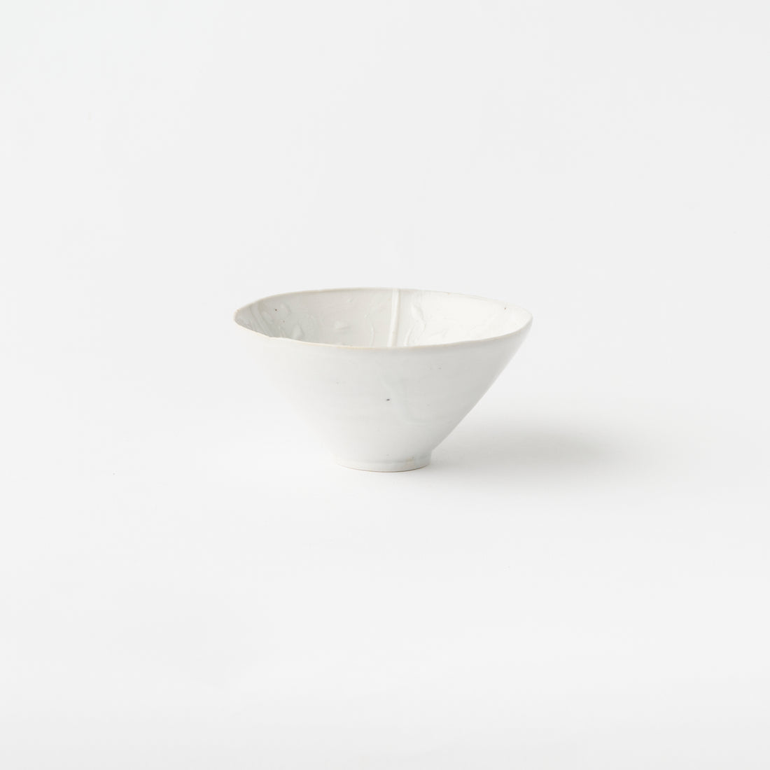 White Porcelain Katauchi Small Bowl