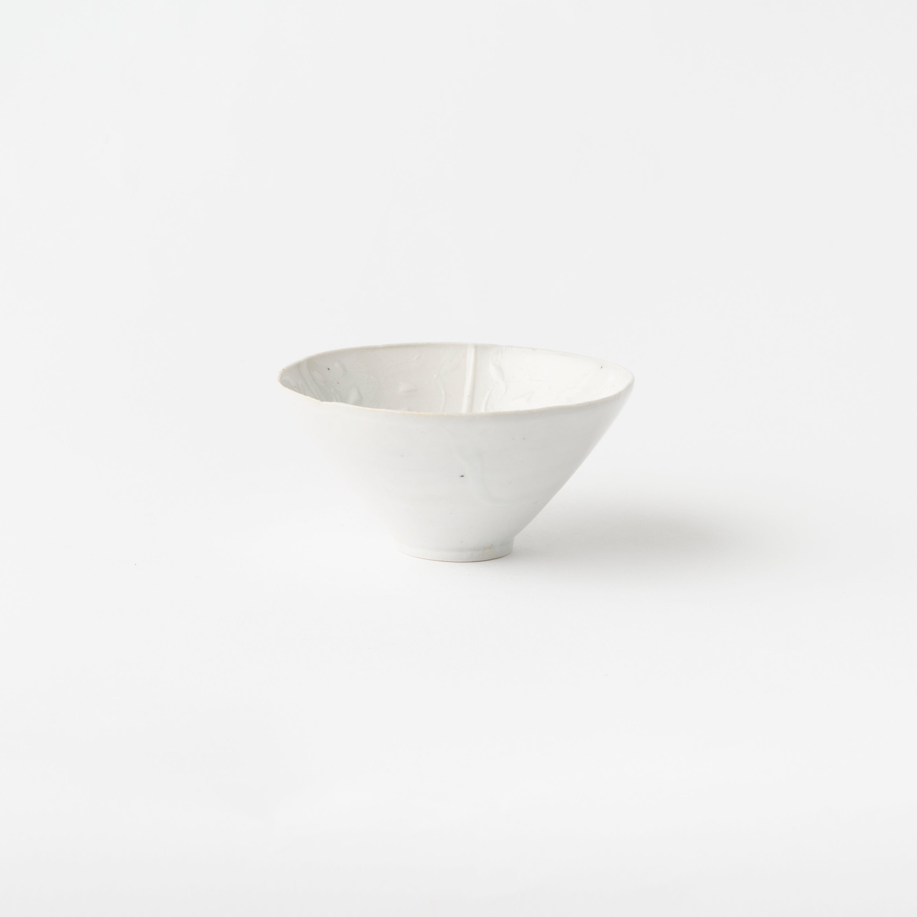 White Porcelain Katauchi Small Bowl