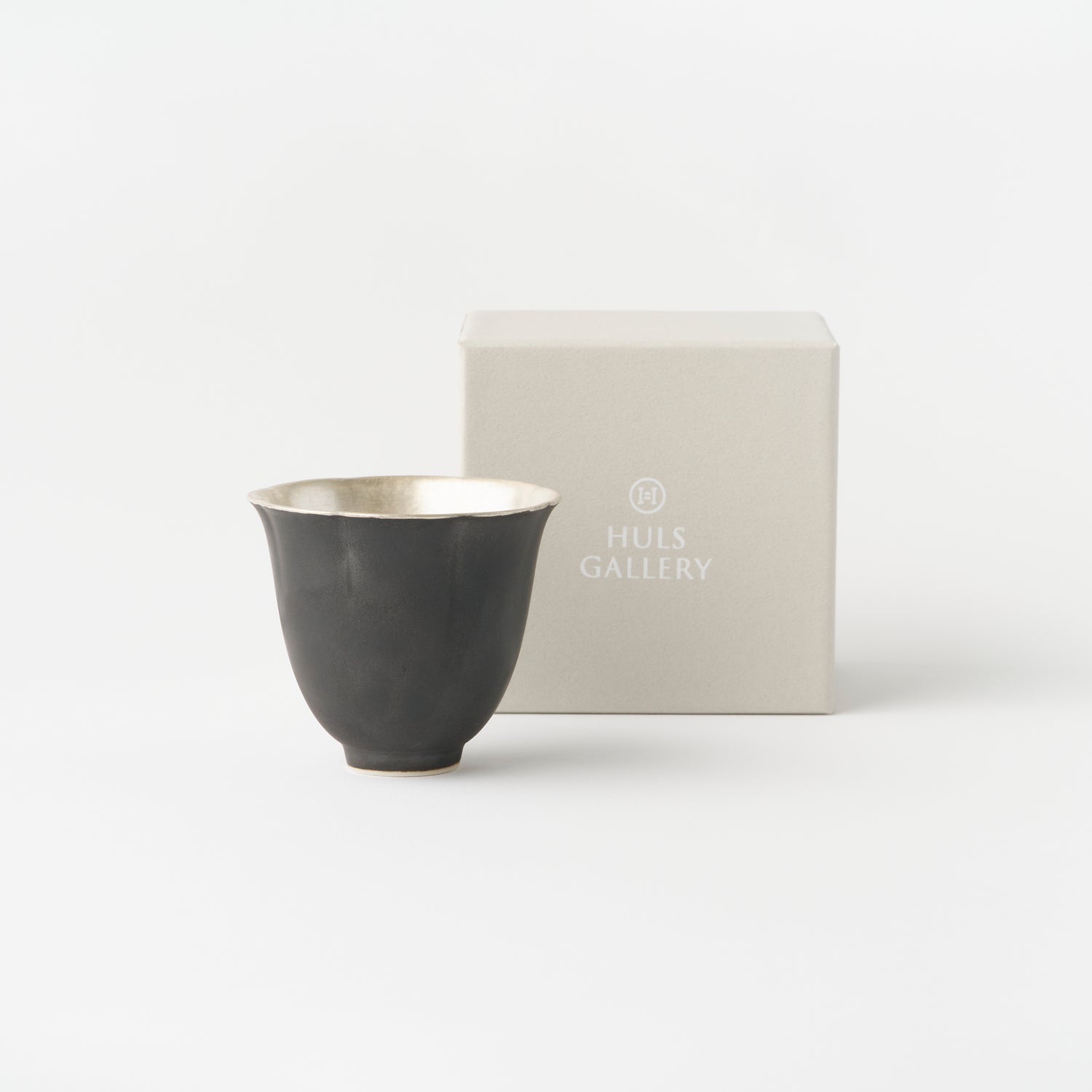 Rinka Tea Cup / Black Glaze-Inner Ginsai