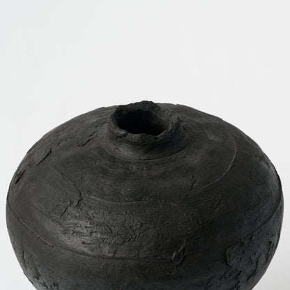 Carbonized Yakishime Bottle / Teppei Terada