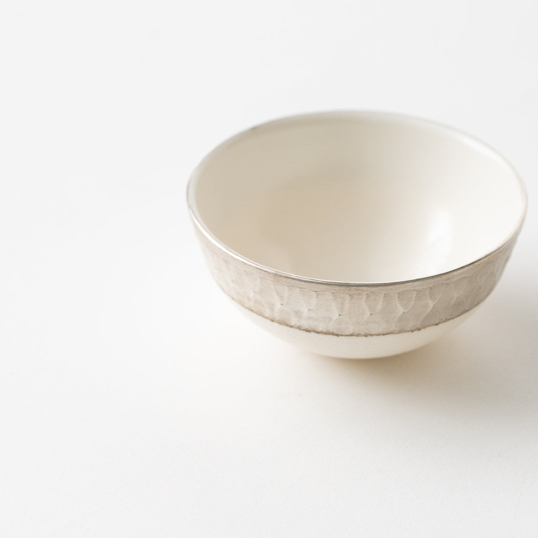 Carved Patterned Bowl (Silver) / Ryosuke Ando