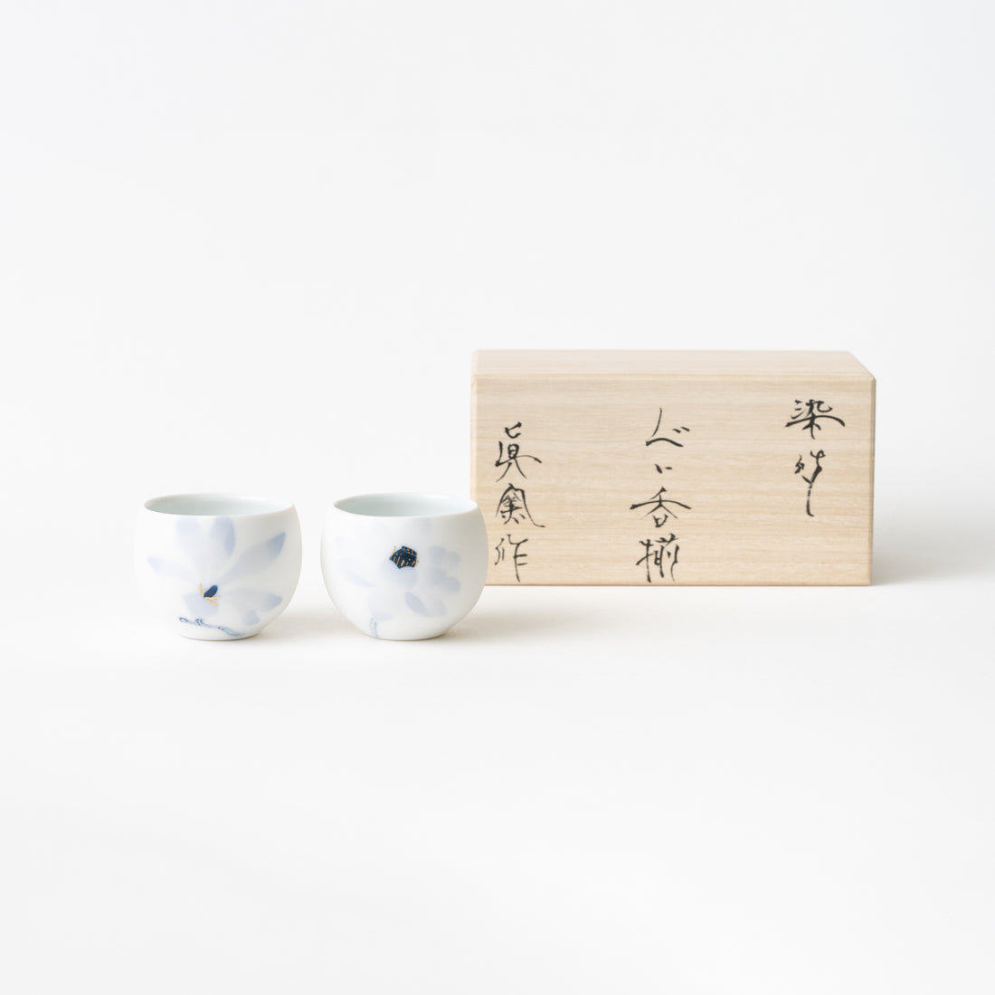 Magnolia &amp; Lotus Sake Cup Set