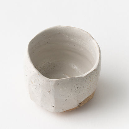 No.7 White Karatsu Faceted Sake Cup / Raizan Yasunaga