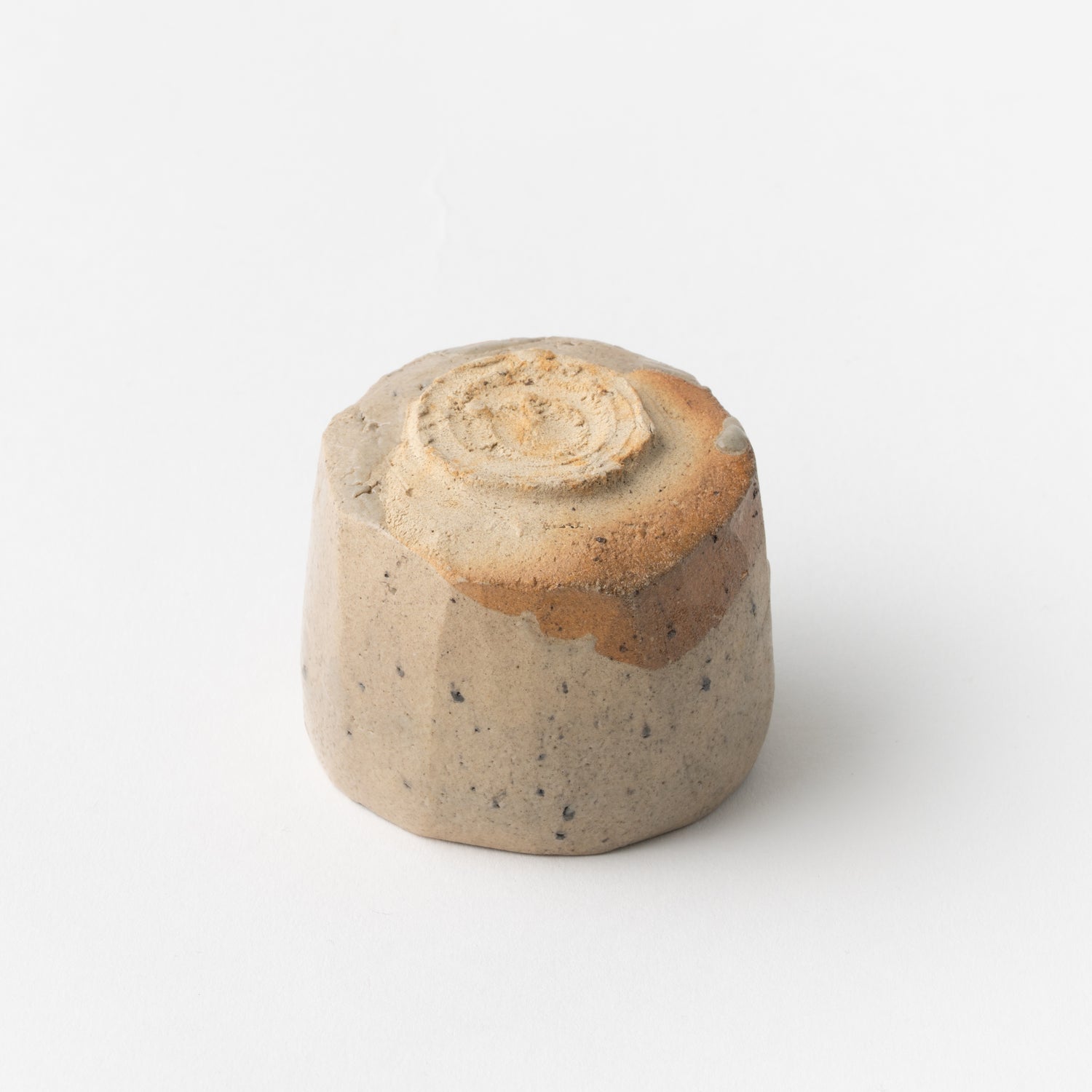 No.6 Karatsu Faceted Sake Cup / Raizan Yasunaga