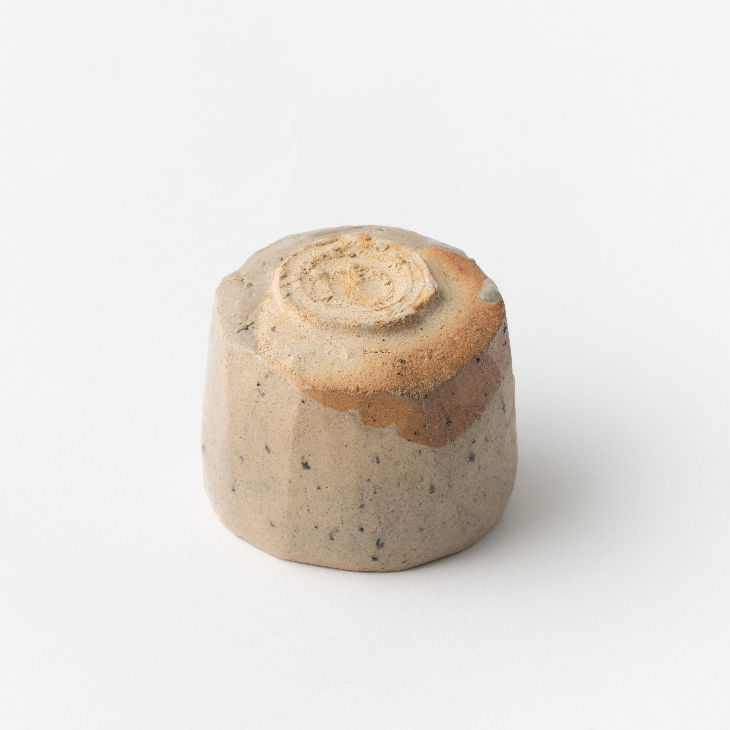 No.6 Karatsu Faceted Sake Cup / Raizan Yasunaga