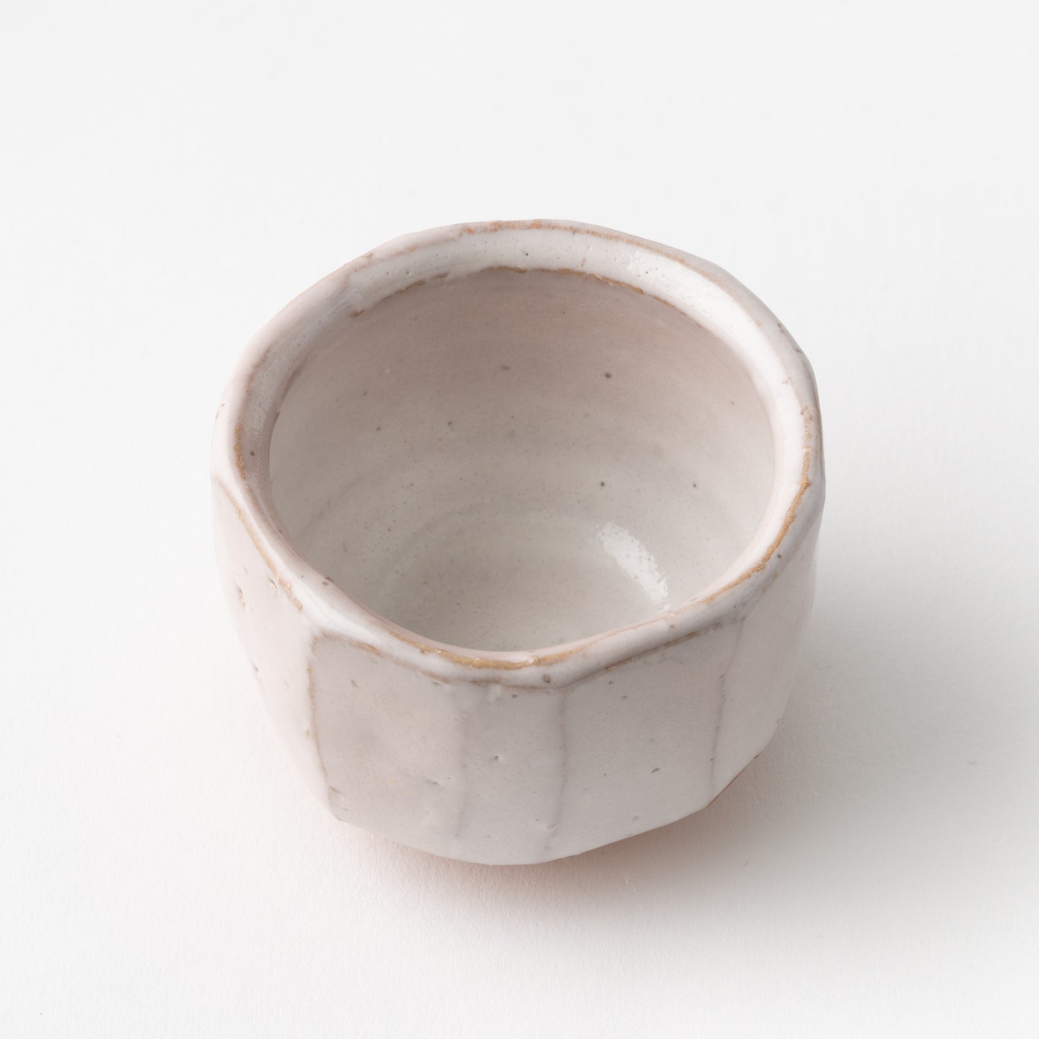 No. 20 White Hagi Yohen Faceted Sake Cup in Box/ Yasushi Okada