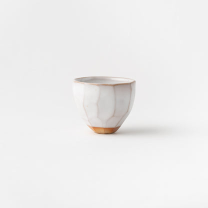 No. 22 White Hagi Yohen Faceted Sake Cup in Box / Yasushi Okada