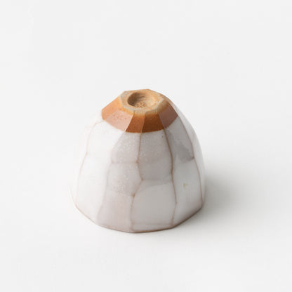 No. 22 White Hagi Yohen Faceted Sake Cup in Box / Yasushi Okada