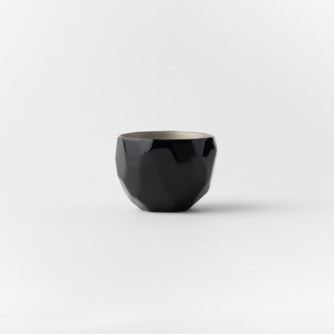 Piano Black Sake Cup Faceted Side / Takao Togashi