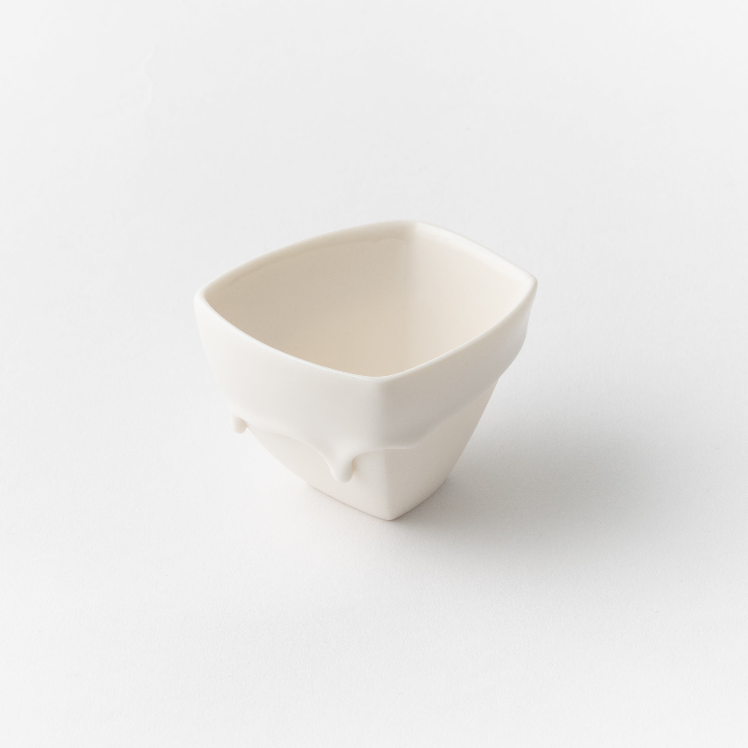 Dip Square Sake Cup / Ryosuke Ando