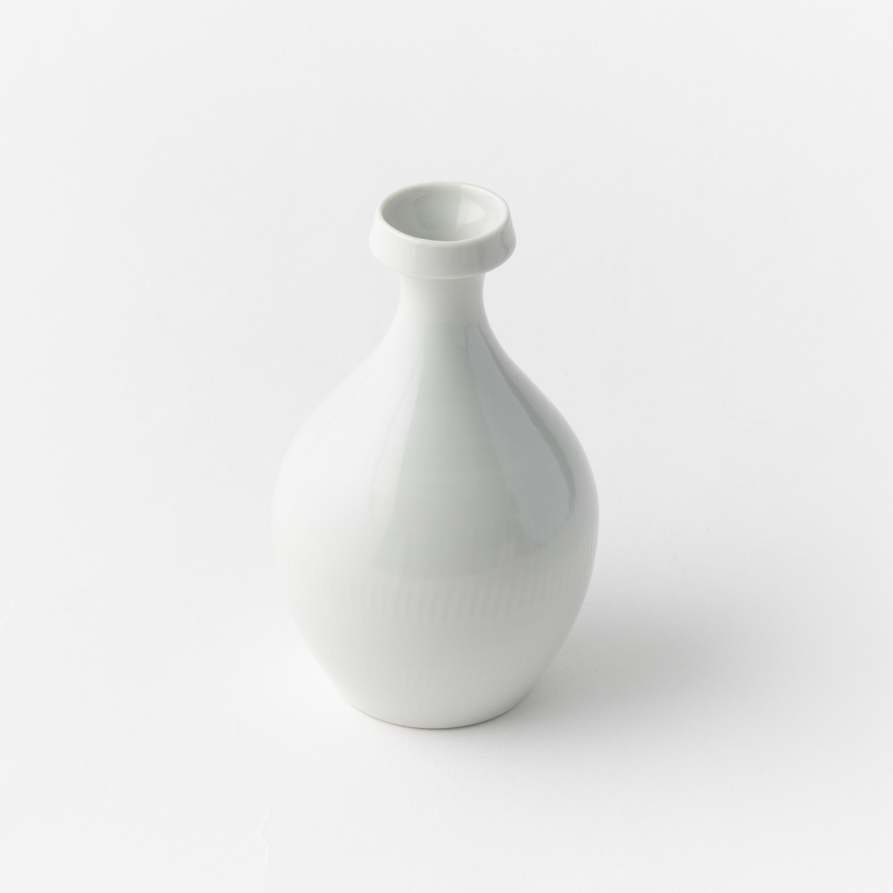 White Porcelain Tokkuri Sake Server / Shinji Terauchi