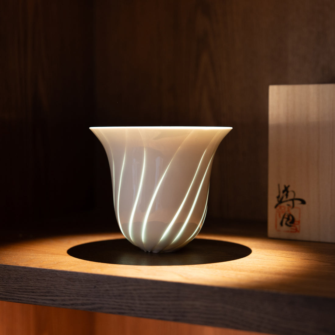 Dressed in the Light Vessel / Hiroshi Taruta