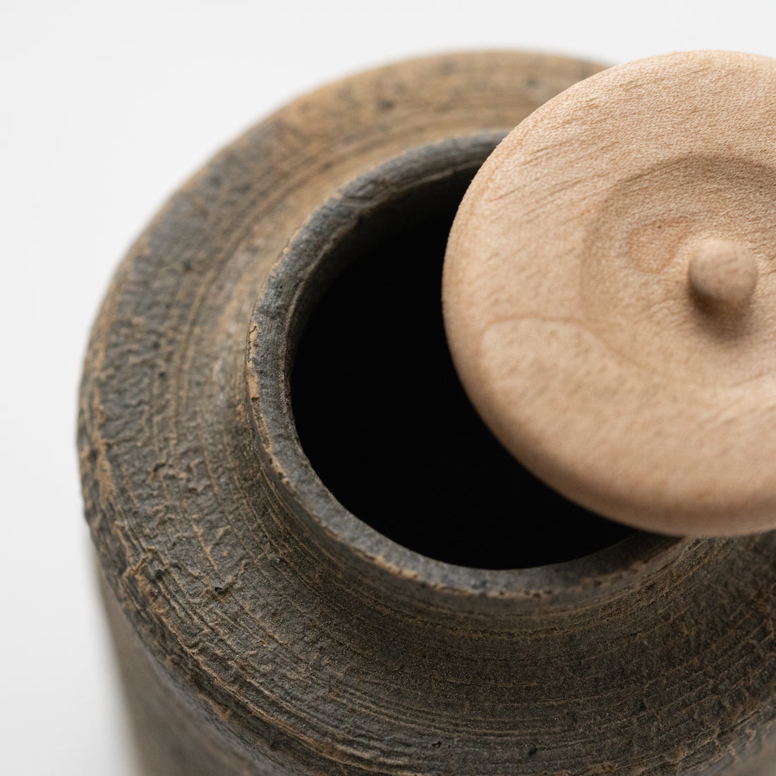 Yakishime Chaire (Tea Container) / Kenta Nakazato