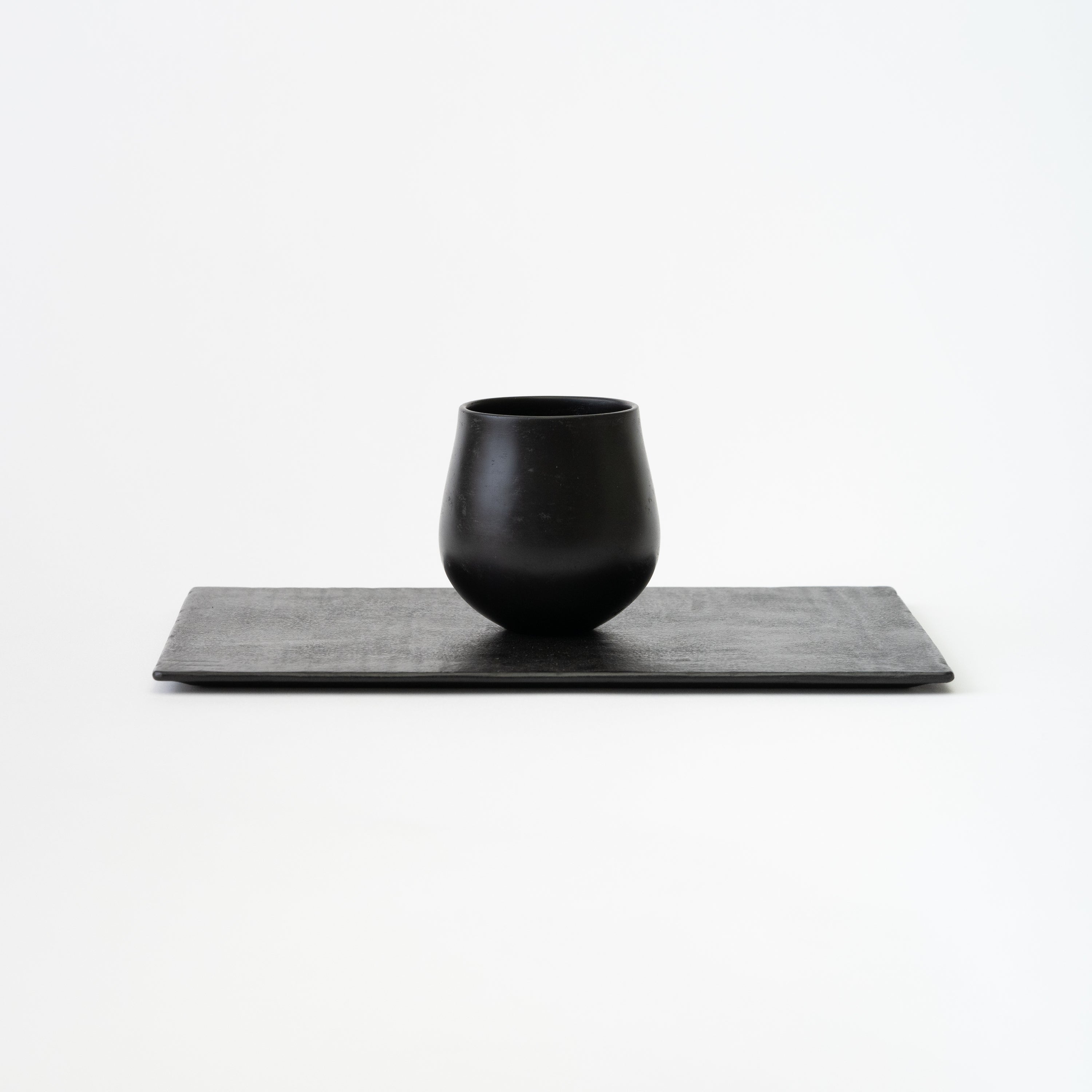 Egg Plant Cup (Black) / Akihiko Sugita