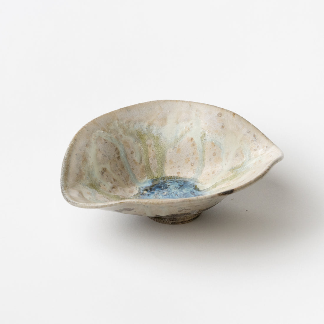 Ryumon Hakurei Flower-Shaped Bowl (B) / Eijiro Tokunaga