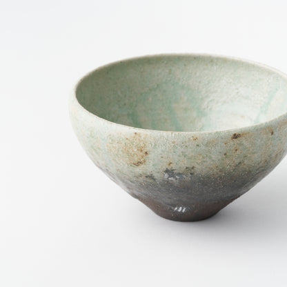 Ash Glaze Round Tea Bowl / Eijiro Tokunaga