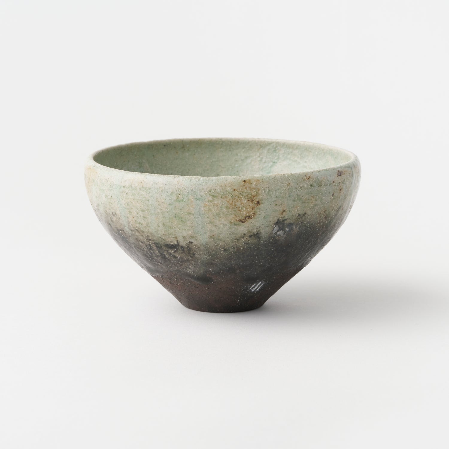 Ash Glaze Round Tea Bowl / Eijiro Tokunaga