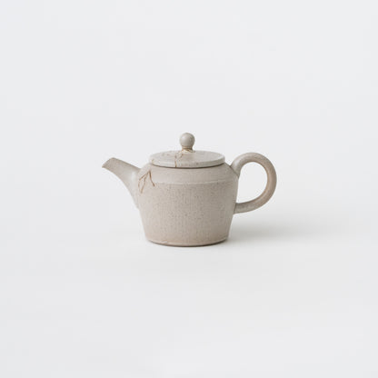 No.49 Teapot / White