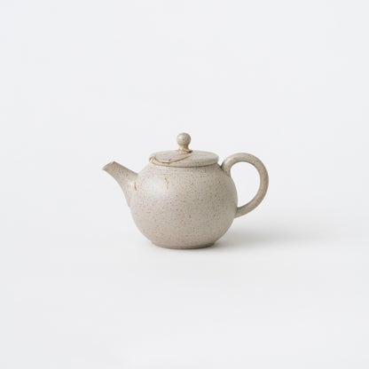 No.52 Teapot / White