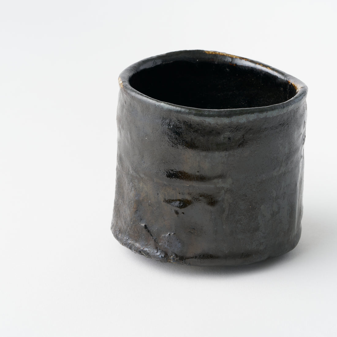 Hikidashi-guro Tea Bowl / Ryotaro Kato