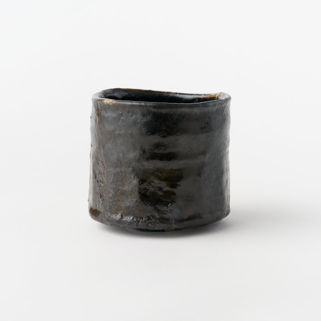 Hikidashi-guro Tea Bowl / Ryotaro Kato