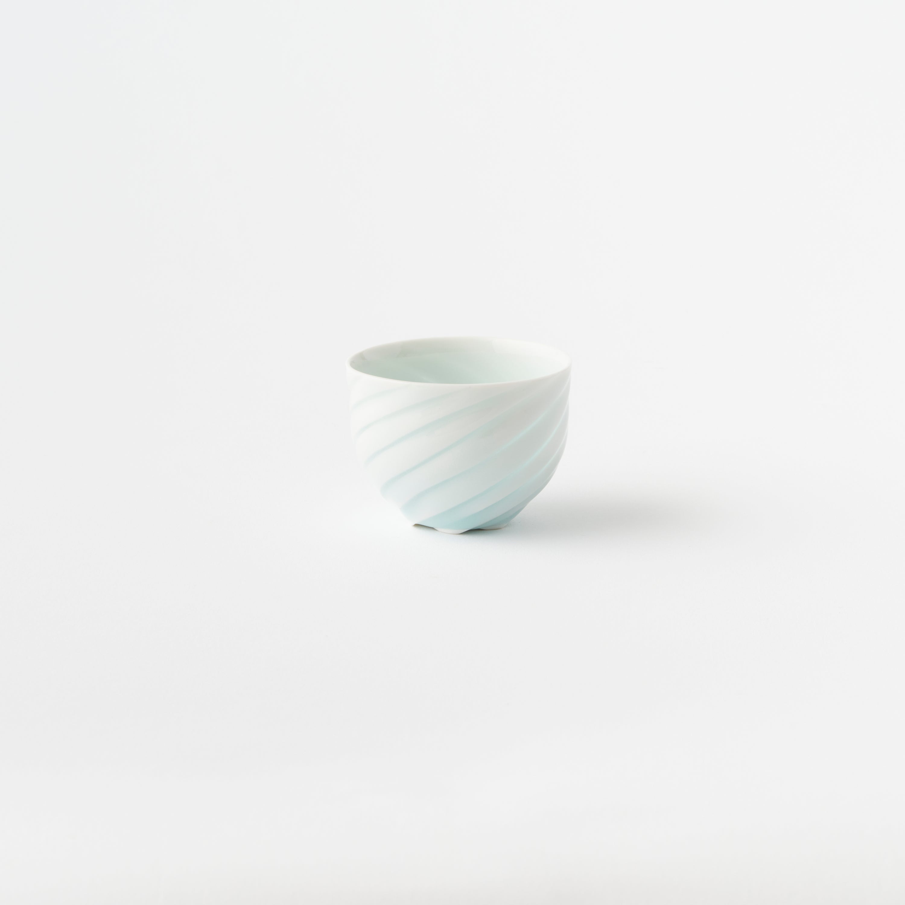 Light Vortex Sake Cup / Hiroshi Taruta