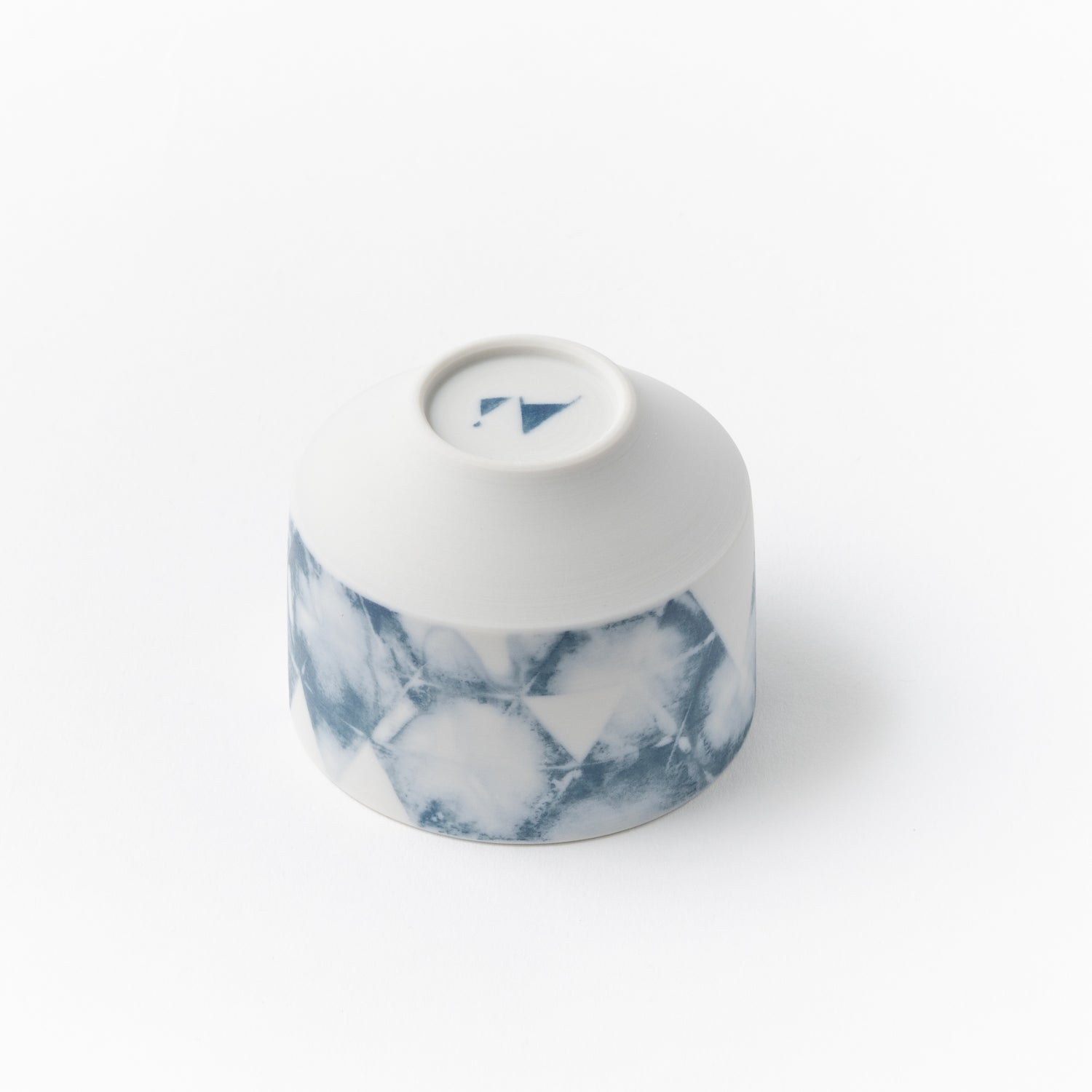 Sake Cup Sankaku-Blue (Unglazed) / Ai Inoue