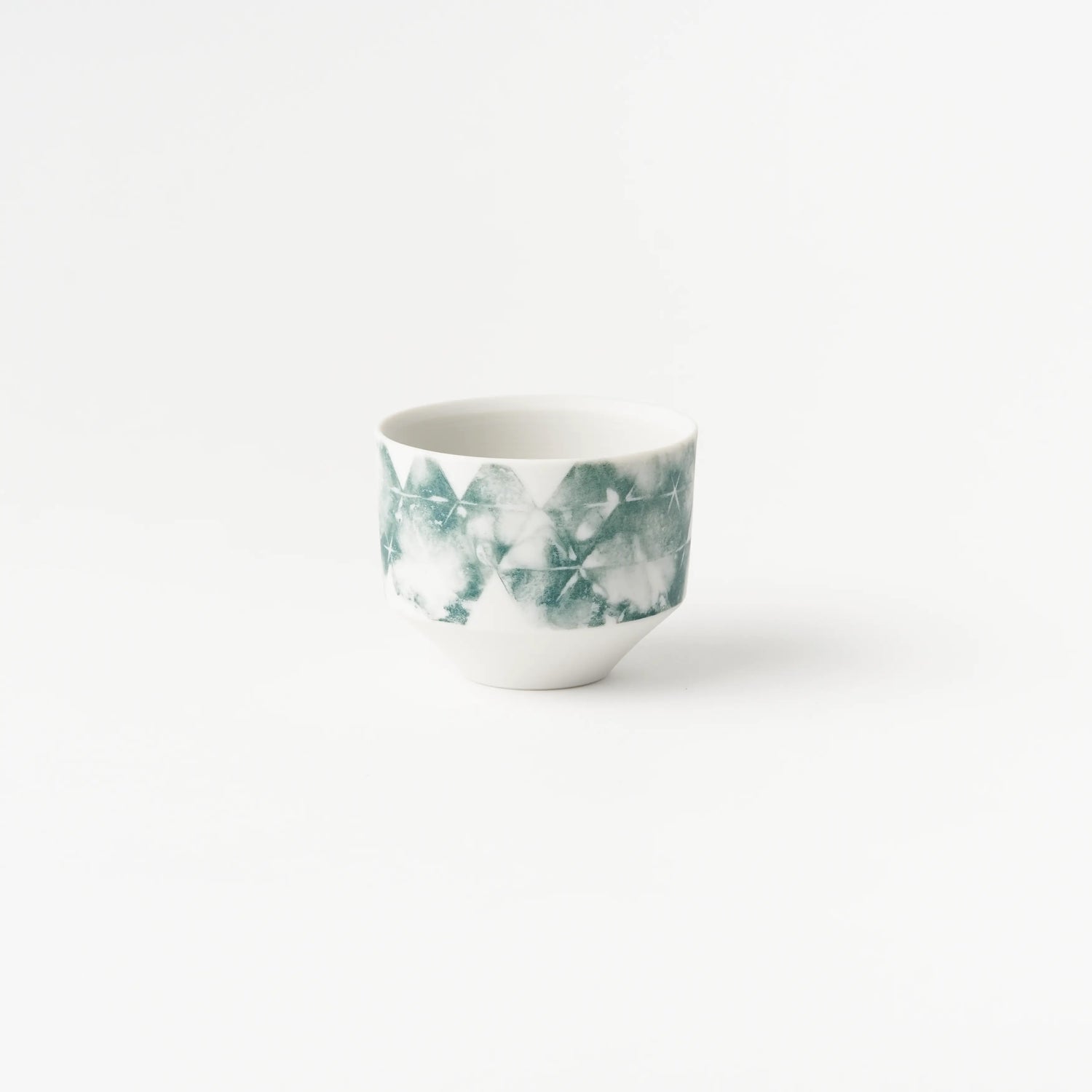 Sake Cup Sankaku-Green (Unglazed) / Ai Inoue