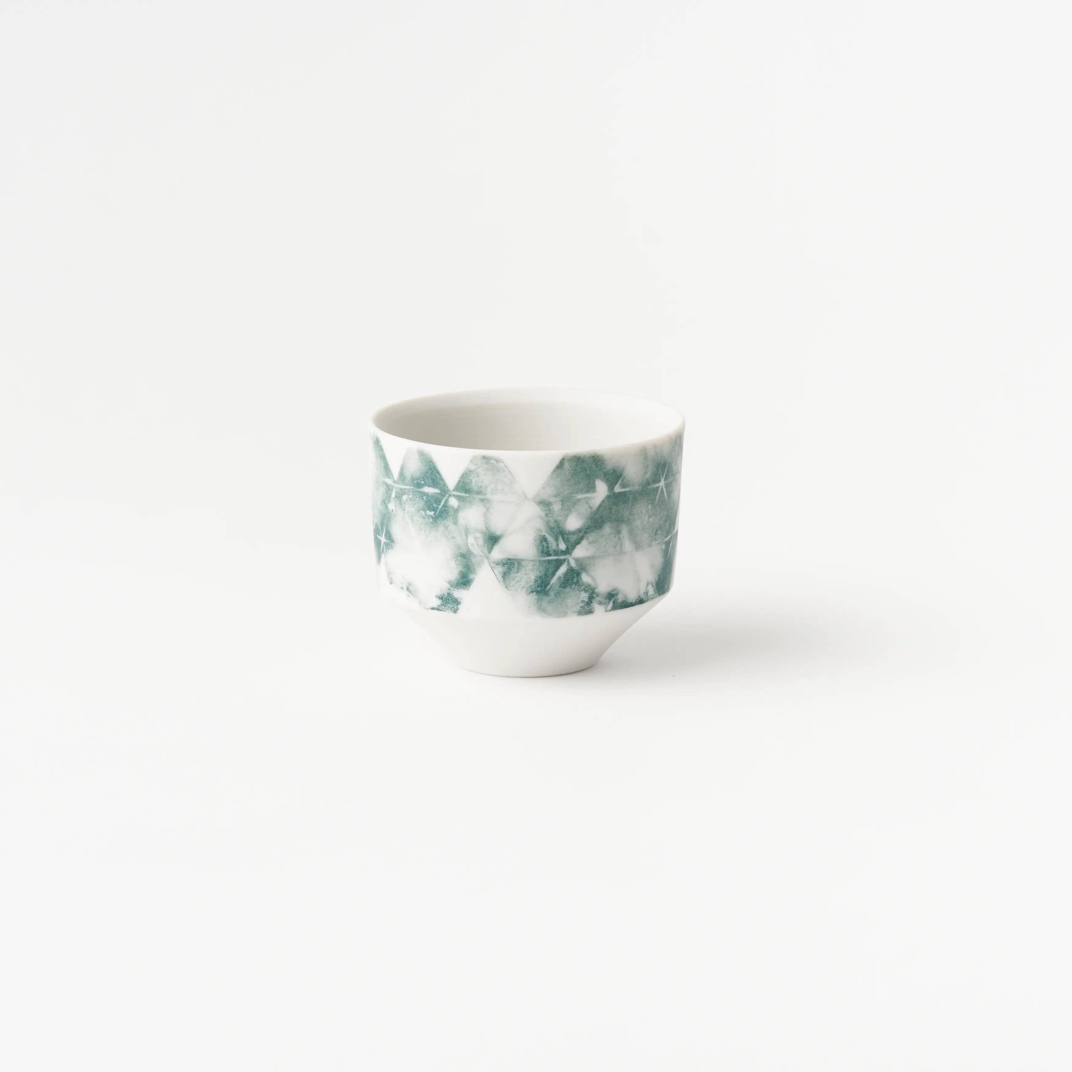 Sake Cup Sankaku-Green (Unglazed) / Ai Inoue