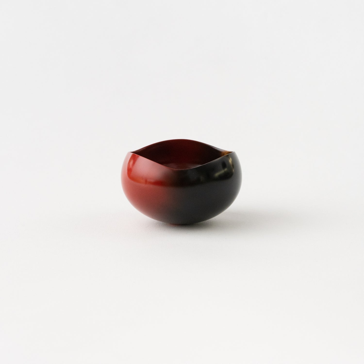 Swing Sake Cup (Akebono)  / Eiko Tanaka