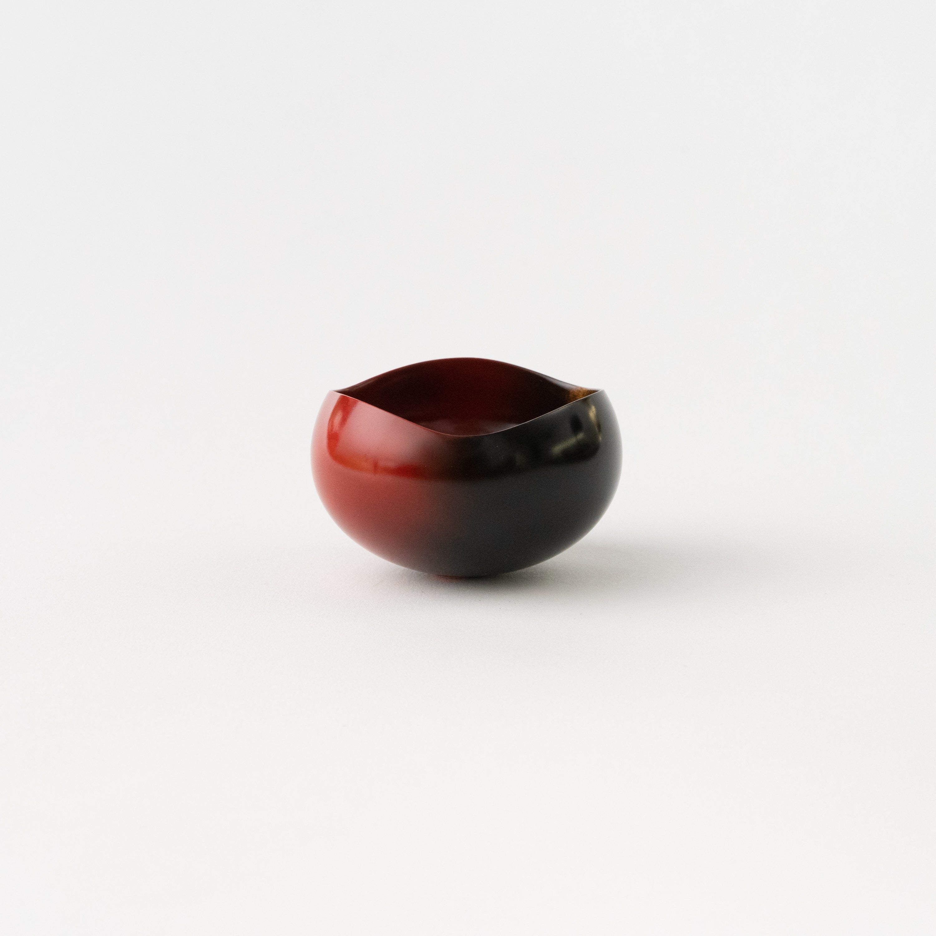 Swing Sake Cup (Akebono)  / Eiko Tanaka