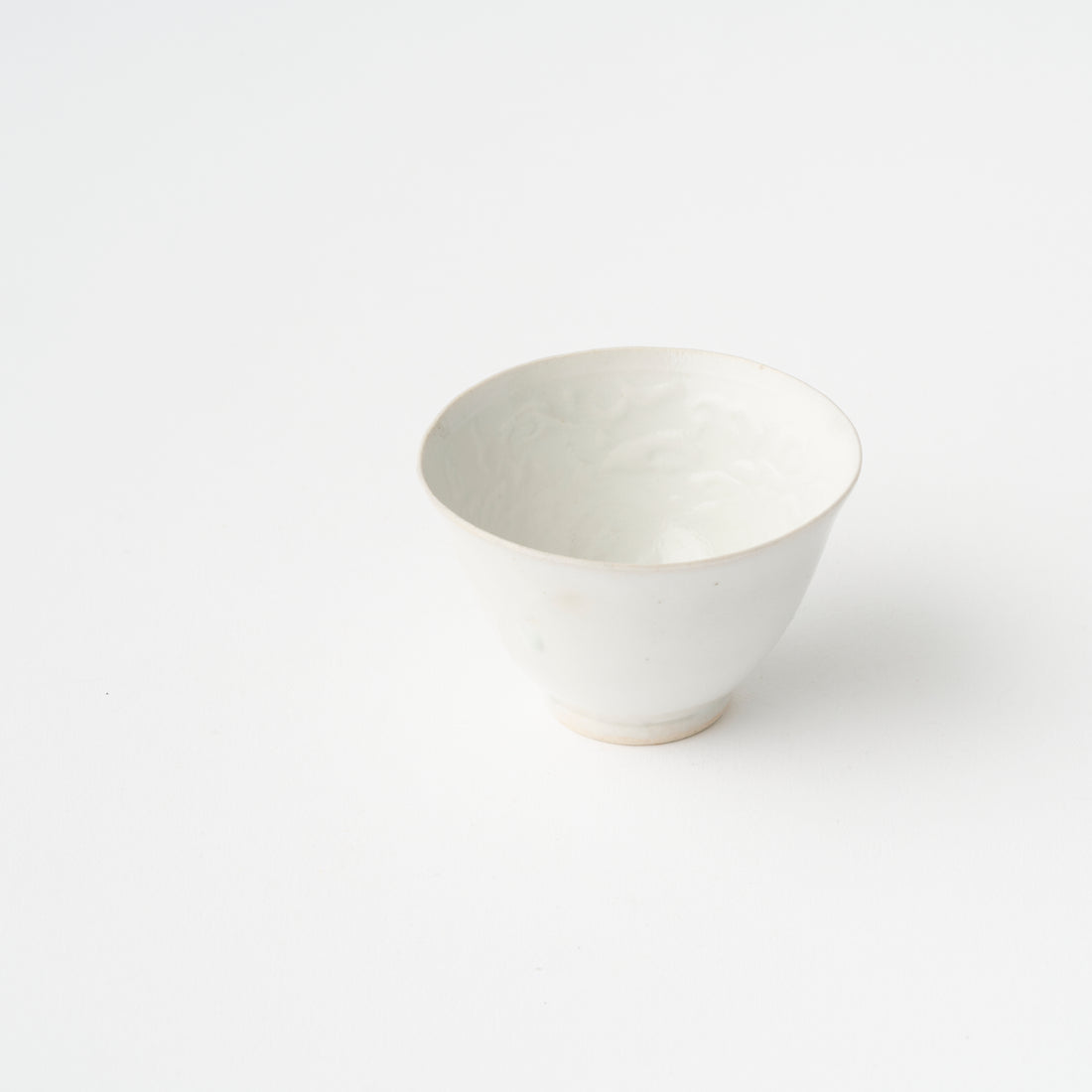 White Porcelain Katauchi Karakusa Sake/Tea Cup