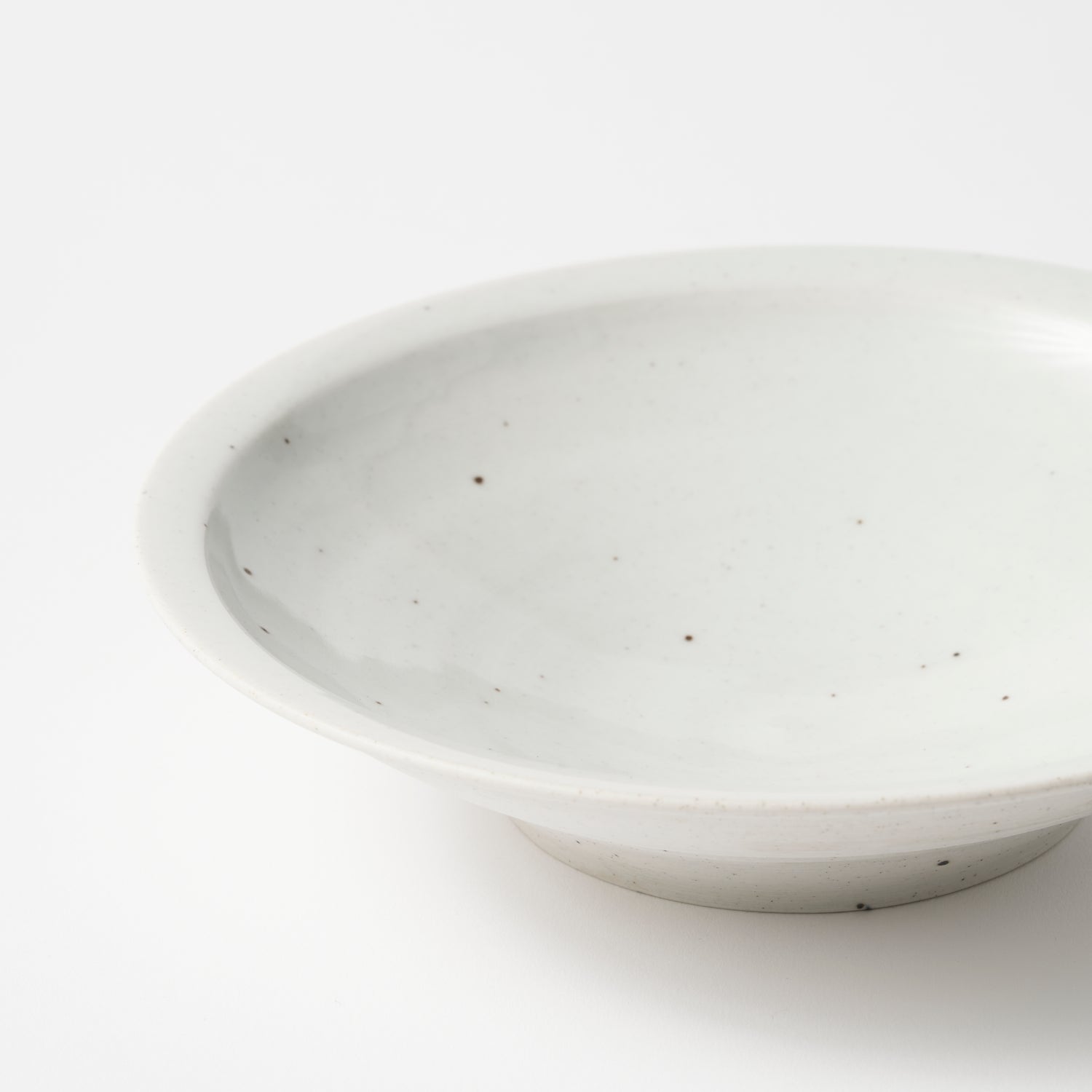 White Porcelain Plate / Kenta Nakazato