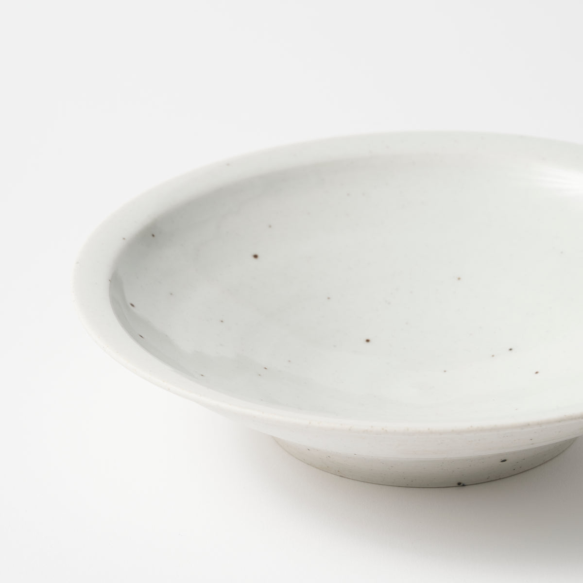 White Porcelain Plate / Kenta Nakazato