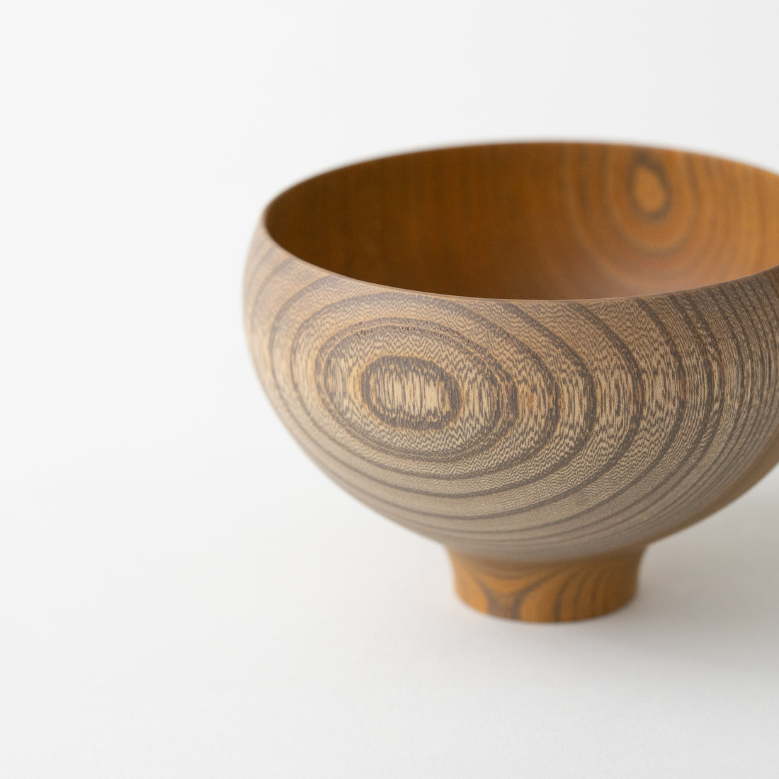 AEKA Round Bowl (L) / Smoke Grey