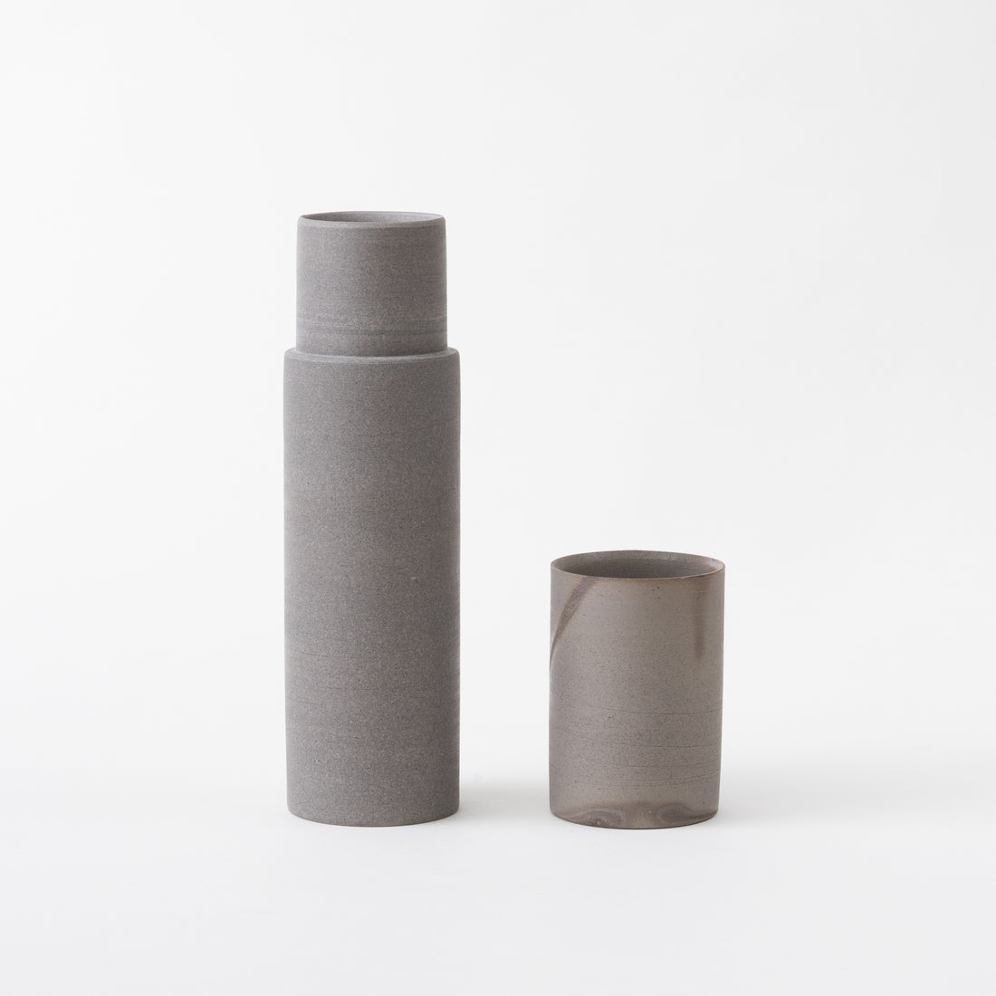 Hiiro Water Carafe / Grey