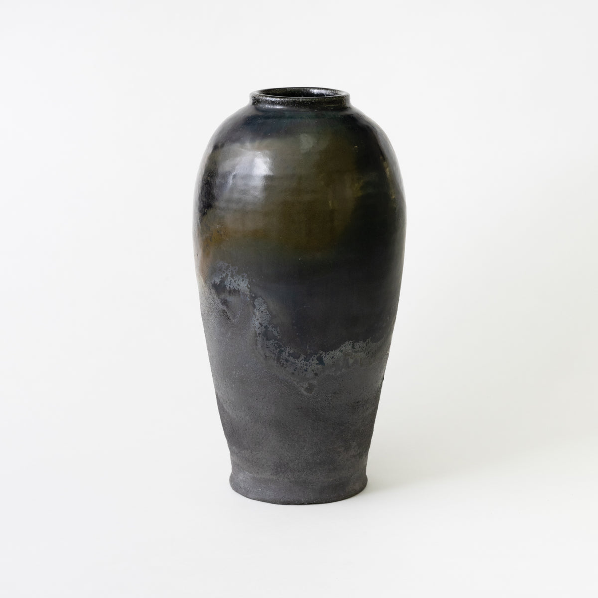 Kuro Arita Flower Vase / Eijiro Tokunaga