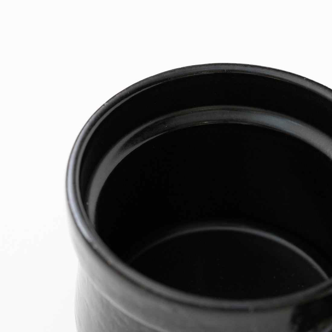 Side Handle Clay Pot / Black